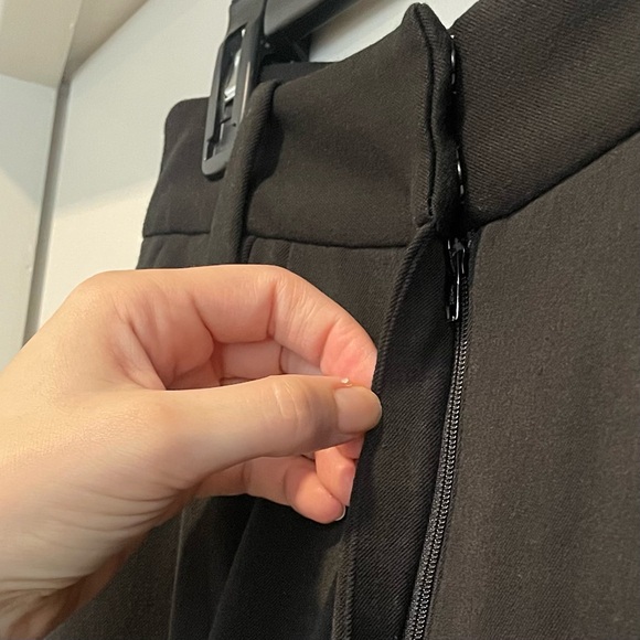 Favorite Daughter The Favorite Pant in Black 8 EUC Pleated Trouser - Picture 9 of 16